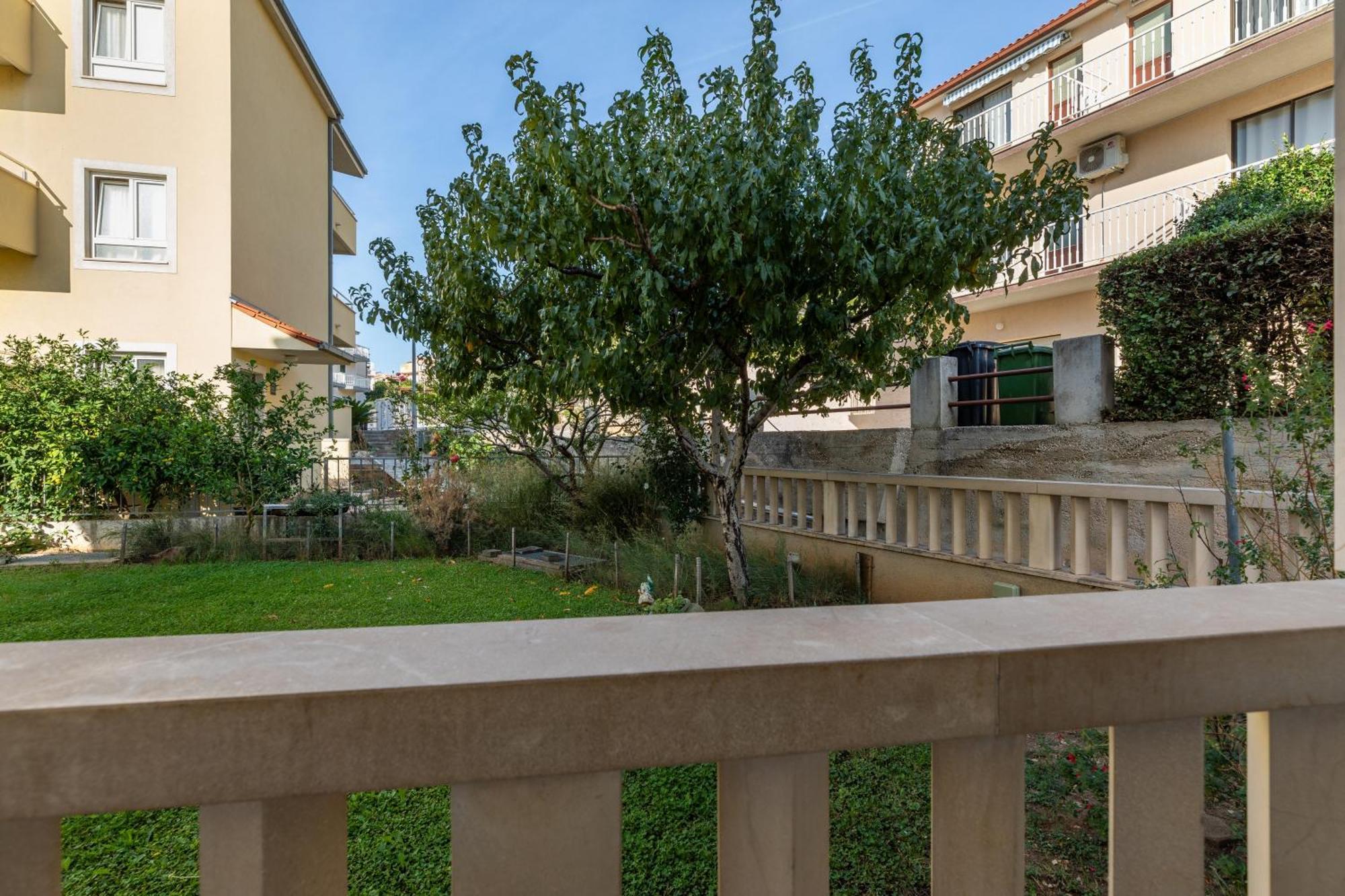 Apartments By The Sea Duce, Omis - 5973 Dış mekan fotoğraf